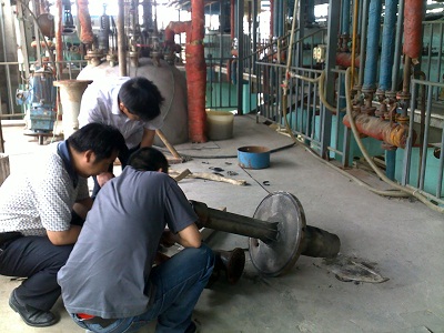 和客戶一起研究磁力驅動攪拌機故障